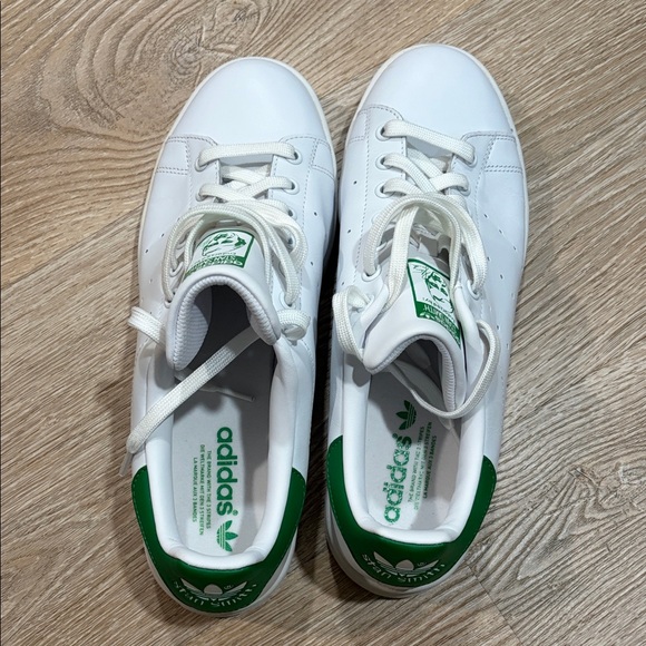 Adidas White and Green Stan Smith Shoes - Picture 5 of 11